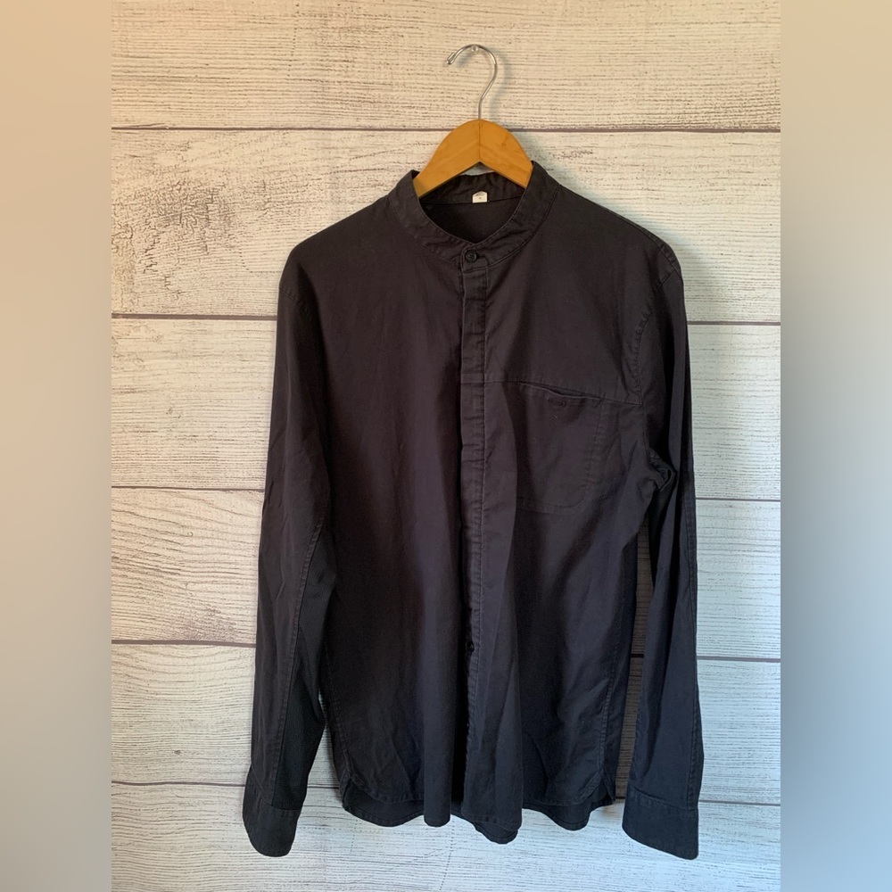 lululemon athletica Men's Black Casual Button Down Shirt - Picture 11 of 11